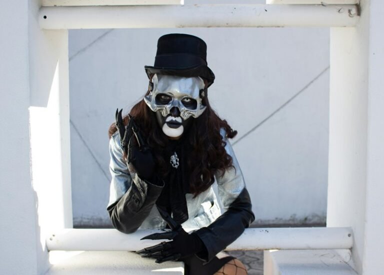 attention grabbing name recognition